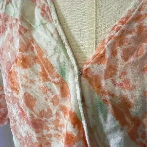 Fate Women’s Size L Romper. Lightweight. Coral Swirls. Tassels. 3” Inseam. Flowy - Picture 5 of 9